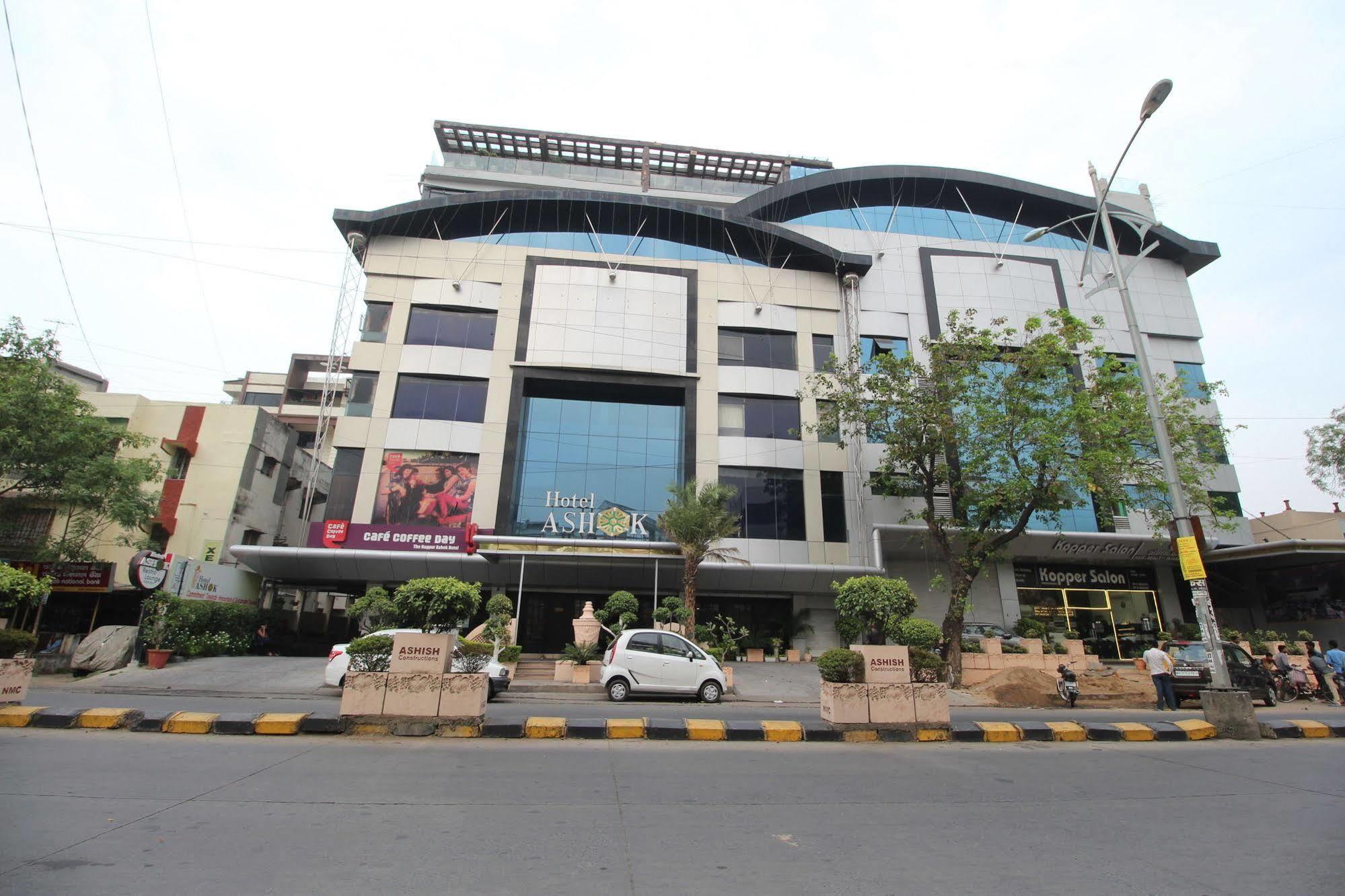 Hotel The Nagpur Ashok Zewnętrze zdjęcie